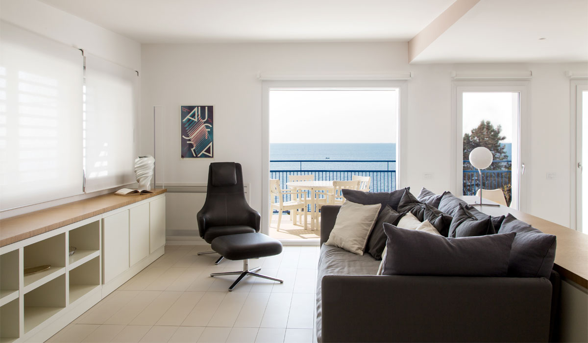Living room of the Aci Castello apartment