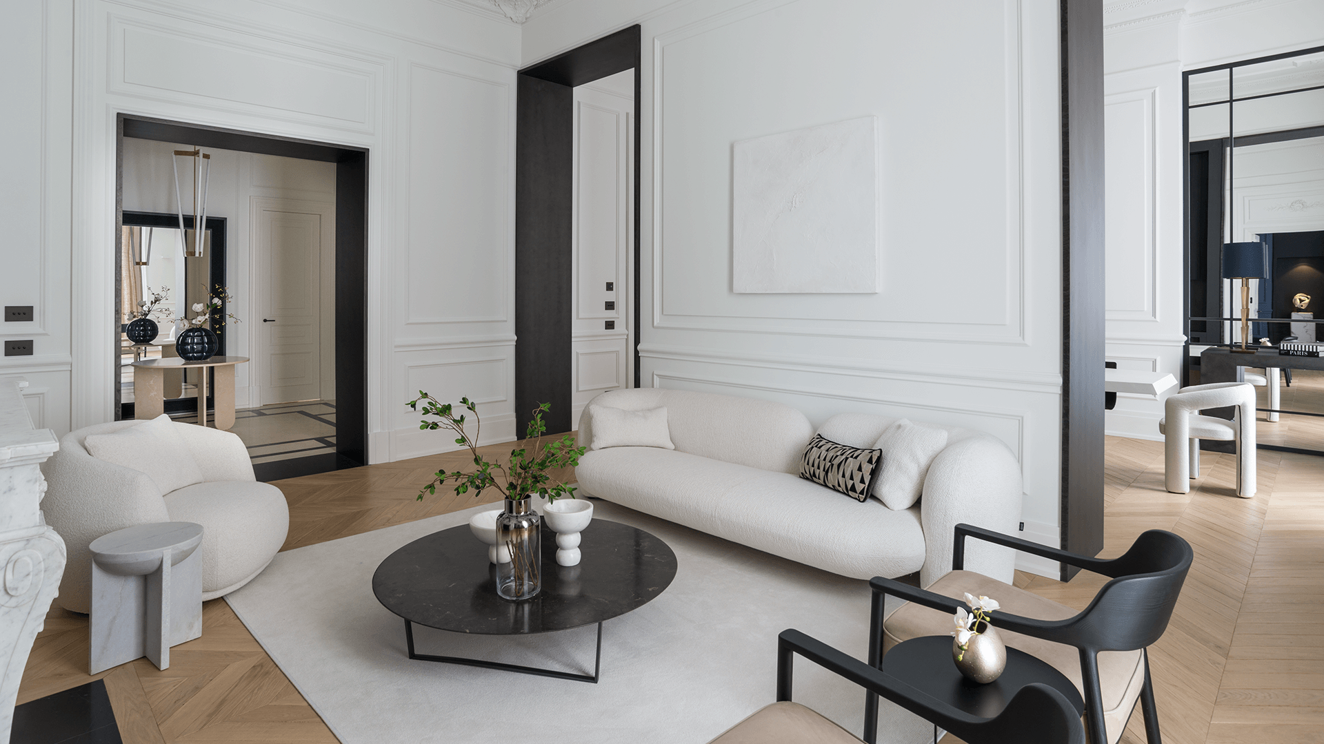 An apartment in Rome balancing history and modernity