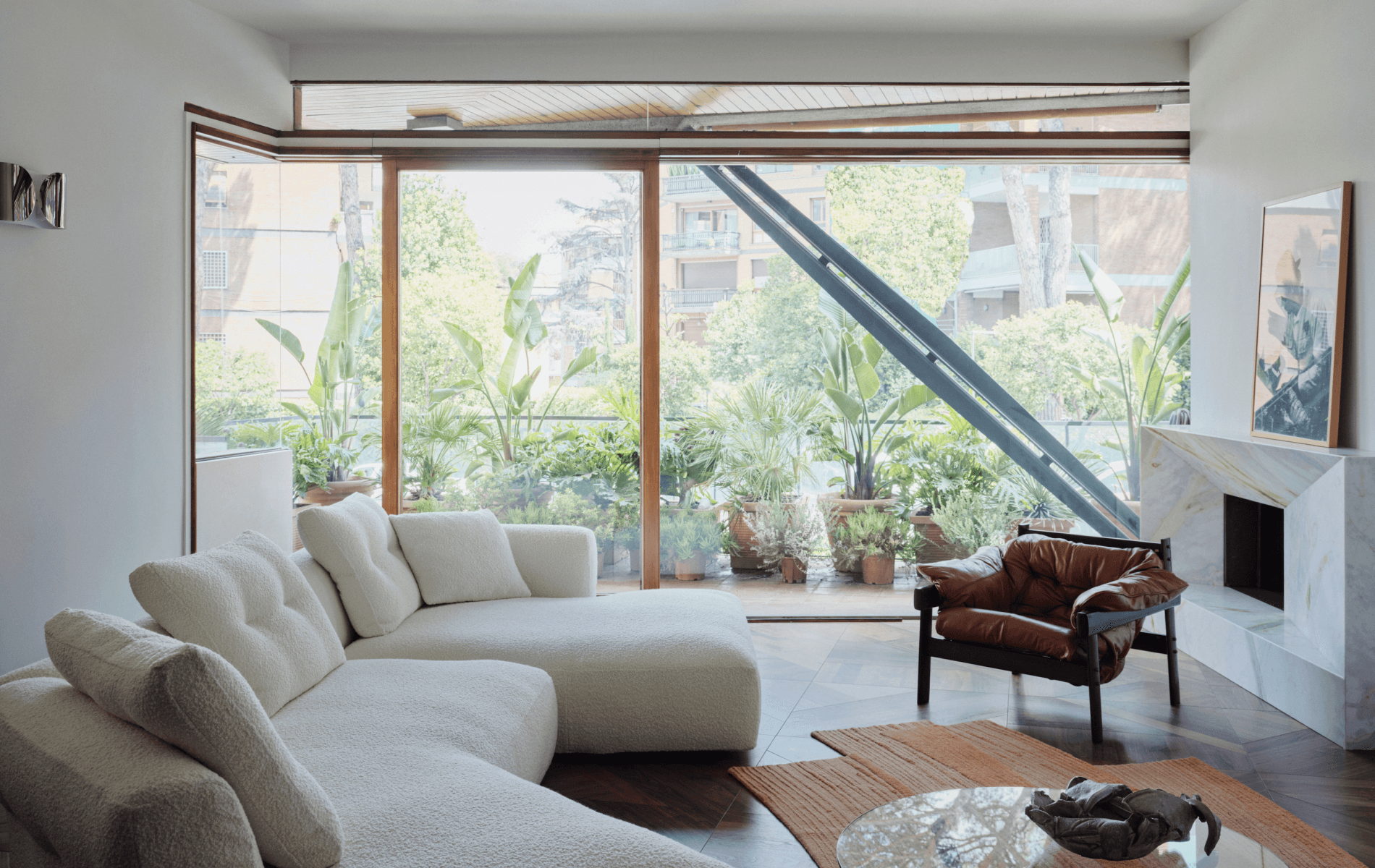 A 1970s apartment merging iconic design and contemporary comfort